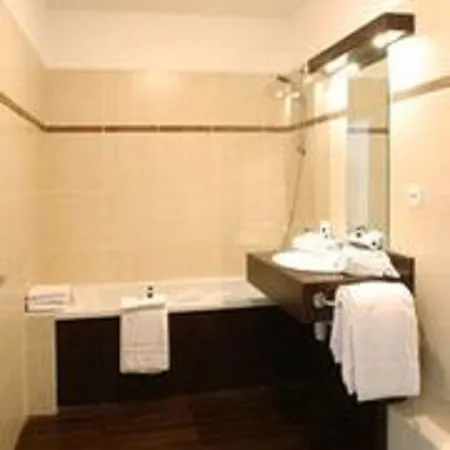 Marne-la-vallee-bry-sur-marne Hotel 2*