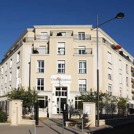 Hotel Marne-la-vallee-bry-sur-marne 2*