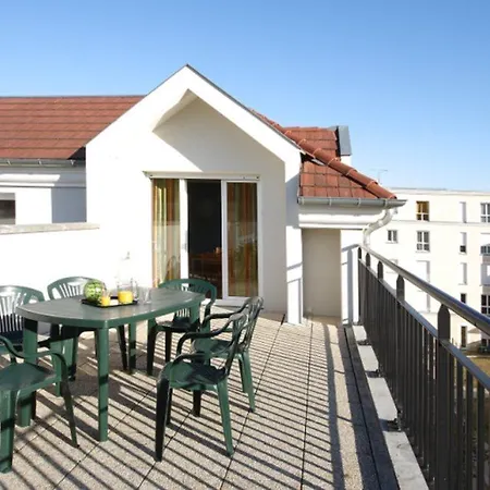 Hotel Marne-la-vallee-bry-sur-marne 2*