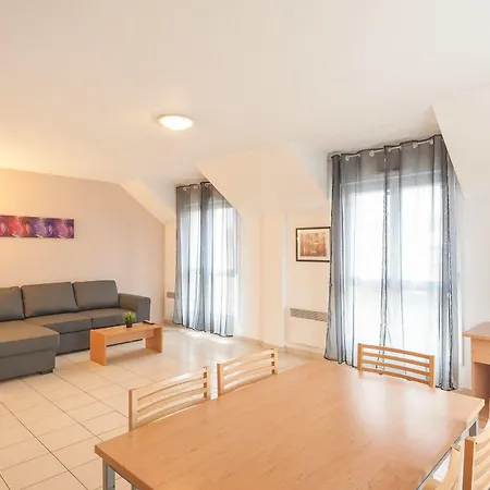 Marne-la-vallee-bry-sur-marne Hotel